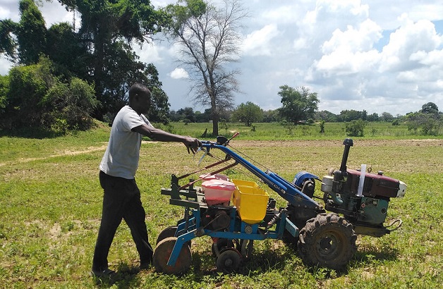 Agriculture-Sur la route de la hausse des rendements : La mécanisation agricole dope la production et les revenus des petits exploitants en Zambie (FAO)