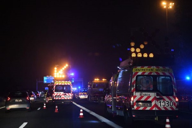 Calais : une quinzaine de migrants percutés par un poids lourd, deux morts, un blessé en urgence absolue