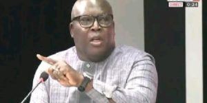 Walf TV : enquête ouverte pour “fausses informations” et “trouble à l’ordre public”, le journaliste Pape Sané placé en garde à vue