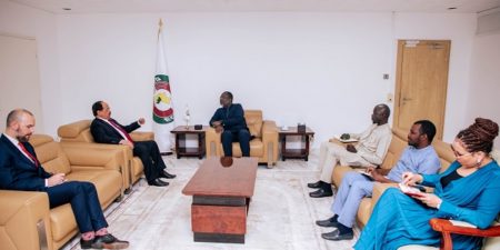 Elargissement des partenariats : le Président Touray a reçu les délégations de Sightsavers international et de la coalition pour le Sahel