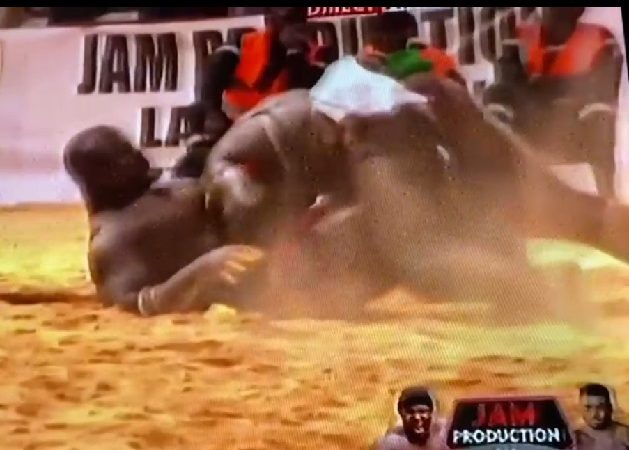 Lutte : Victoire éclatante de Reug Reug devant Bombardier