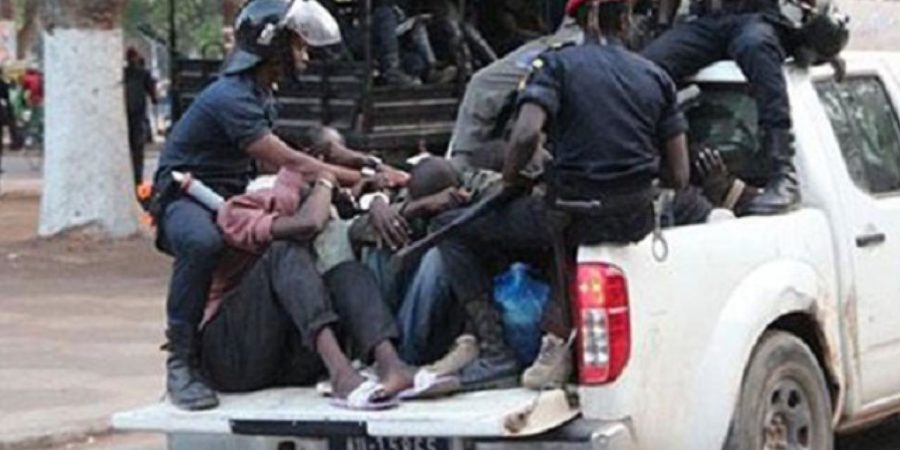 Un journaliste arrêté pour escroquerie