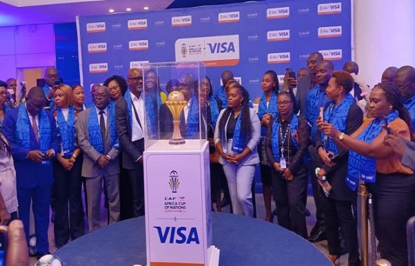 Can 2023 : Ecobank, en partenariat avec VISA, accueille le trophée de la TotalEnergies CAF à Abidjan