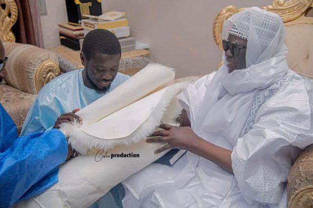 Le Président Bassirou Diomaye Faye à Touba : Retour sur une visite sobre et vertueuse, riche en promesses
