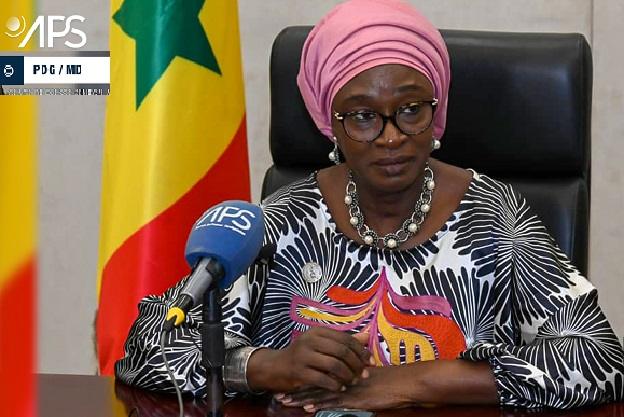 Francophonie : Mme Yacine Fall met les deux pieds dans la mayonnaise francophone ! (Amadou Lamine Sall poète )