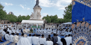 Place de la République de Paris : Les Khassaïdes ont retenti à la gloire de Serigne Bamba Khadimoul Rassoul