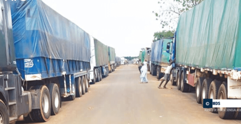 Banjul autorise le passage avec balise gratuite de 353 camions sénégalais bloqués à la frontière