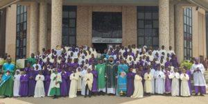 Attirer les jeunes pour servir DIEU et l&rsquo;Humanité    Par Paul Ejime