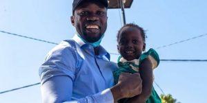 L’image de l’enfant en politique – Sonko en mode maternante Par Bacary Domingo Mane