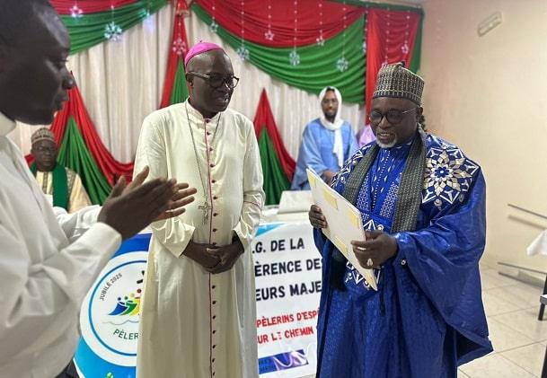 Diplomatie Religieuse   : Le Khalife de Bambilor hôte de l’AG de la conférence des supérieurs majeurs