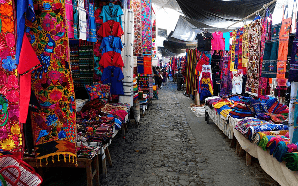 Histoire de la FAO, source de motivation : Au Guatemala, des femmes associent patrimoine et mode favorisant la transformation économique et sociale