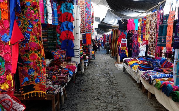 Histoire de la FAO, source de motivation : Au Guatemala, des femmes associent patrimoine et mode favorisant la transformation économique et sociale
