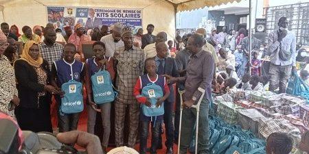 COMMUNE GUEULE-TAPEE-FASS-COLOBANE : Abdoul Aziz Paye offre des kits scolaires à 1800 élèves
