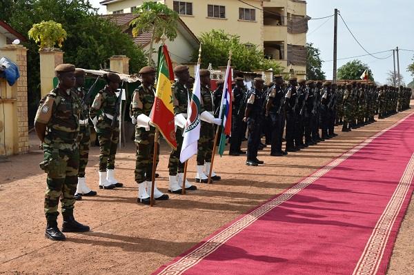 MICEGA en Gambie : Le 8ᵉ Bataillon sénégalais décoré pour son engagement exemplaire