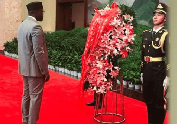 Visite de Pékin : Ousmane Sonko puise des leçons au mausolée de Mao Zedong