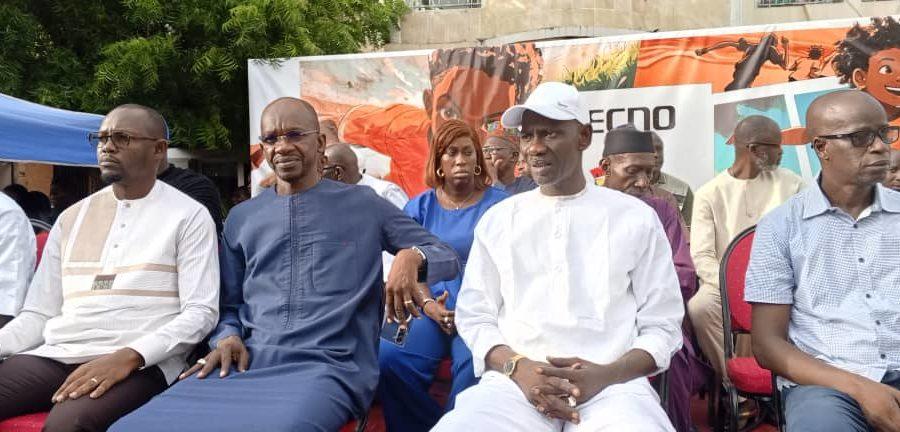 Commune de Fass-Gueule Tapée – Colobane : Le Maire Abdoul Aziz Paye offre un terrain de foot synthétique flambant neuf aux jeunes