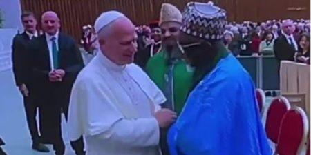 Vatican   :  Rencontre historique entre le Khalife de Bambilor et le Pape Leon