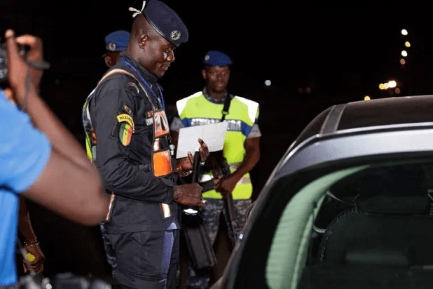 Sécurité à Dakar : une vaste opération nocturne menée avec le ministre de l’Intérieur