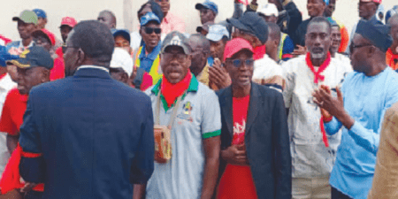 Crise sociale à la mairie de Saint-Louis : en sit-in contre la suspension de leurs indemnités, les agents annoncent un débrayage