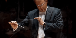 Portrait:  Mikis Theodorakis, Le Grec Mondial Par Isidoros Karderinis