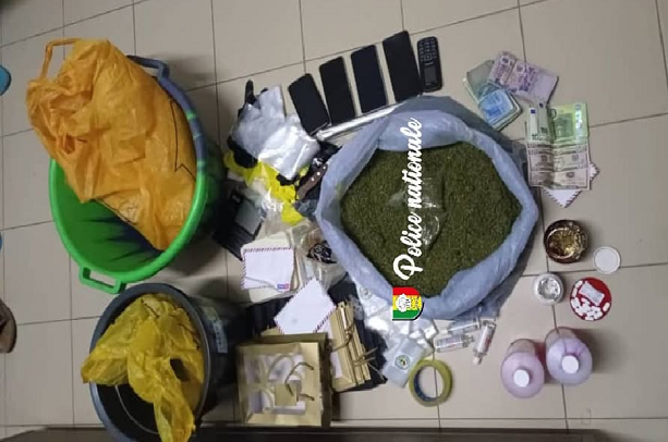 Trafic international de drogue : un important arrivage saisi après une enquête technique, 17 kg de kush interceptés par l’OCRTIS à Dakar