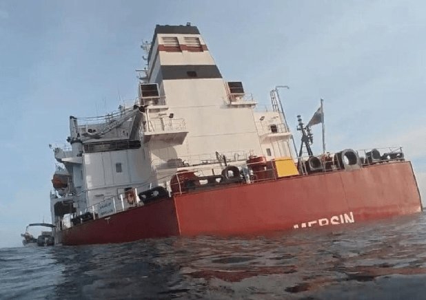 Incident du navire Mersin sous contrôle : les opérations de sécurisation se poursuivent, une équipe de plongeurs mobilisée autour du tanker