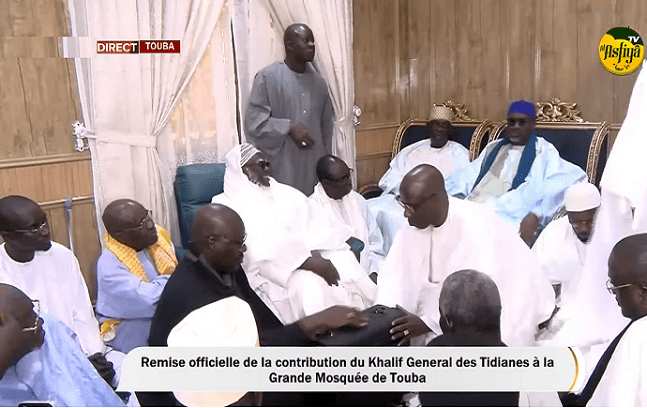 Touba : Dans un un geste fort de fraternité, le Khalife des Tidianes offre 50 millions FCFA pour la Grande Mosquée