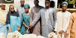 Tocky Gare : 50 brebis confiées à des groupements féminins pour renforcer l’autosuffisance en moutons