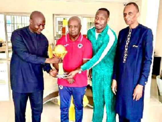 CAN 2025 : la FSF honore Saër Dieye Seck, figure historique du football sénégalais