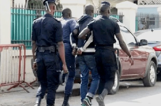 Escroquerie religieuse : un faux converti arrêté après plusieurs mises en scène à Dakar, exploitant la générosité des fidèles