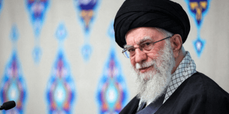 Iran : après la mort d’Ali Khamenei, une succession incertaine sous haute tension pour le moment