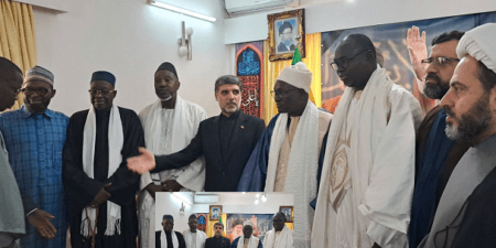 Diplomatie religieuse : Serigne Mountakha Mbacké exprime sa solidarité à l’Iran, envoyant une délégation signer le cahier de condoléances