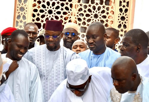 Tabaski : Ousmane Sonko, le président de l’Assemblée nationale, au premier rang à Massalikoul Djinane