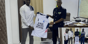 Finale de la Coupe du Maire avec le soutien de sa hiérarchie: L&rsquo;AS Police remet un maillot symbolique à son Directeur général