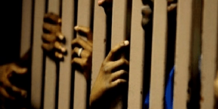 Mauritanie : HSF appelle Dakar à intervenir d&rsquo;urgence , alertant sur les conditions de détention de plus de 100 Sénégalais à la prison de Dar Naïm