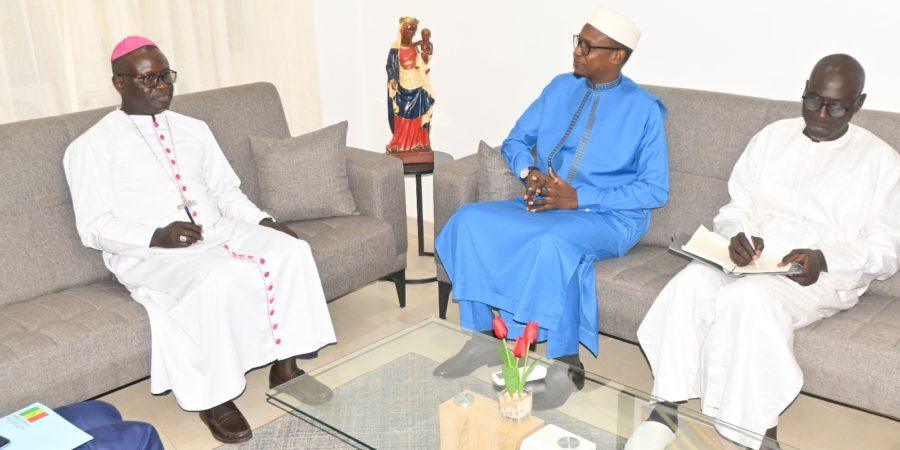 Visite de courtoisie de la Haute Autorité du Waqf à l’Archevêque de Dakar :  Vers un partenariat institutionnalisé avec l’Église catholique du Sénégal