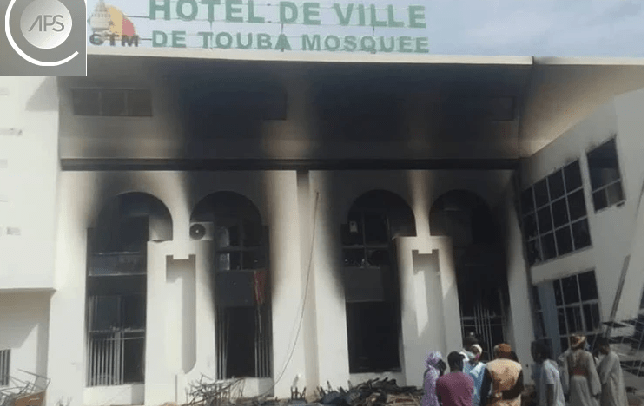 Touba : Un incendie à la mairie provoque d’importants dégâts matériels, les registres d’état civil préservés