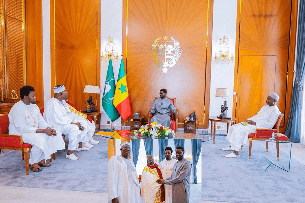 Palais de la République : Bassirou Diomaye Faye et Serigne Cheikh Tidiane Cissé échangent sur la paix et la stabilité du Sénégal