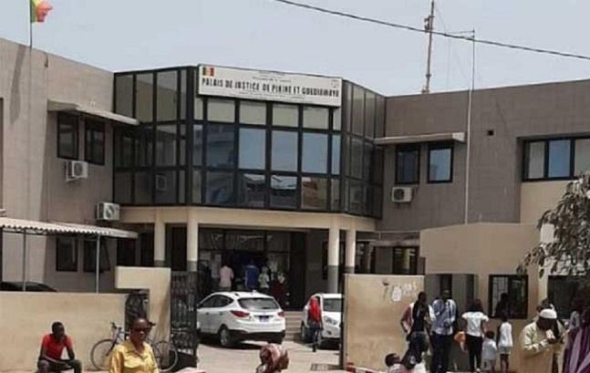 Tribunal de Pikine-Guédiawaye : l&rsquo;information judiciaire bientôt clôturée dans la vaste affaire impliquant Pape Cheikh Diallo et plus de 100 inculpés