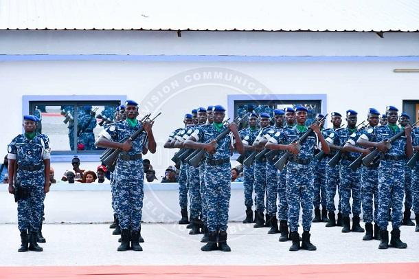 Présentation au drapeau : 415 nouvelles recrues prêtes à servir sous les couleurs nationales