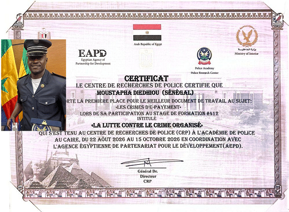 Lutte contre le crime organisé : l’Adjudant Moustapha Diédhiou décroche le prix du meilleur document de travail et hisse le Sénégal au sommet au Caire